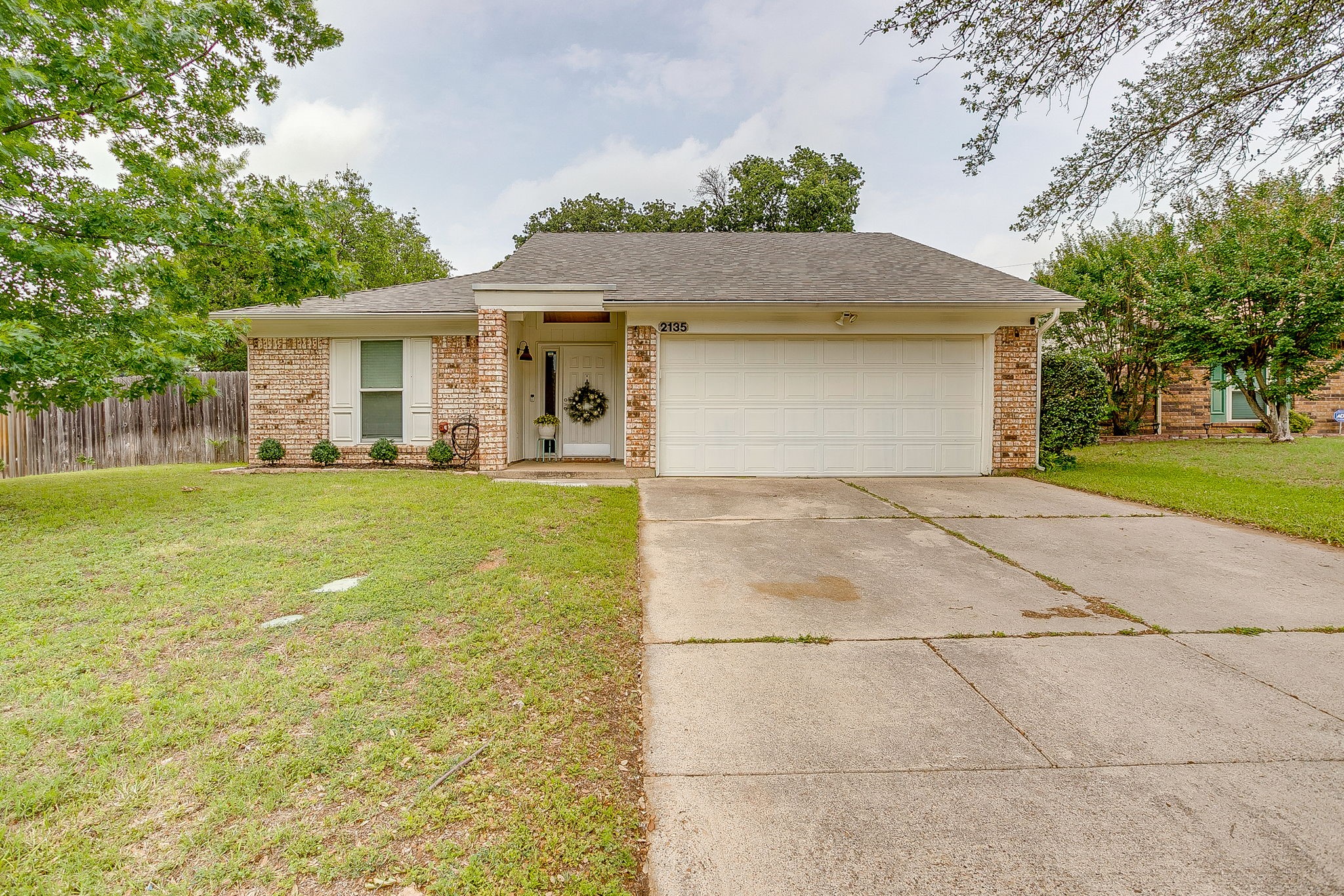 2135 Reverchon Drive Arlington TX 76017