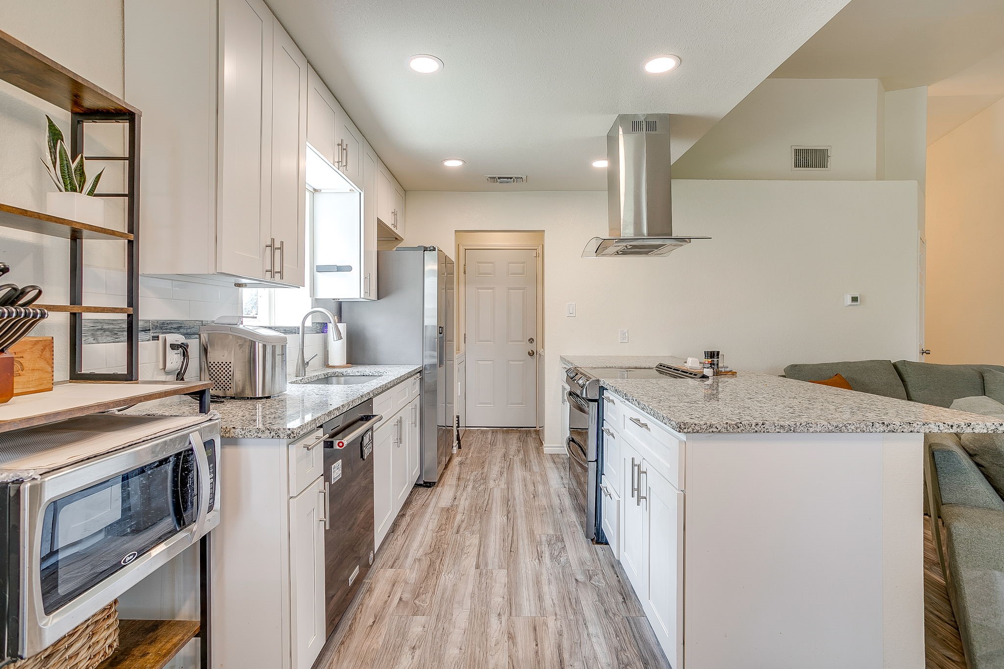 2135 Reverchon Drive Arlington TX 76017