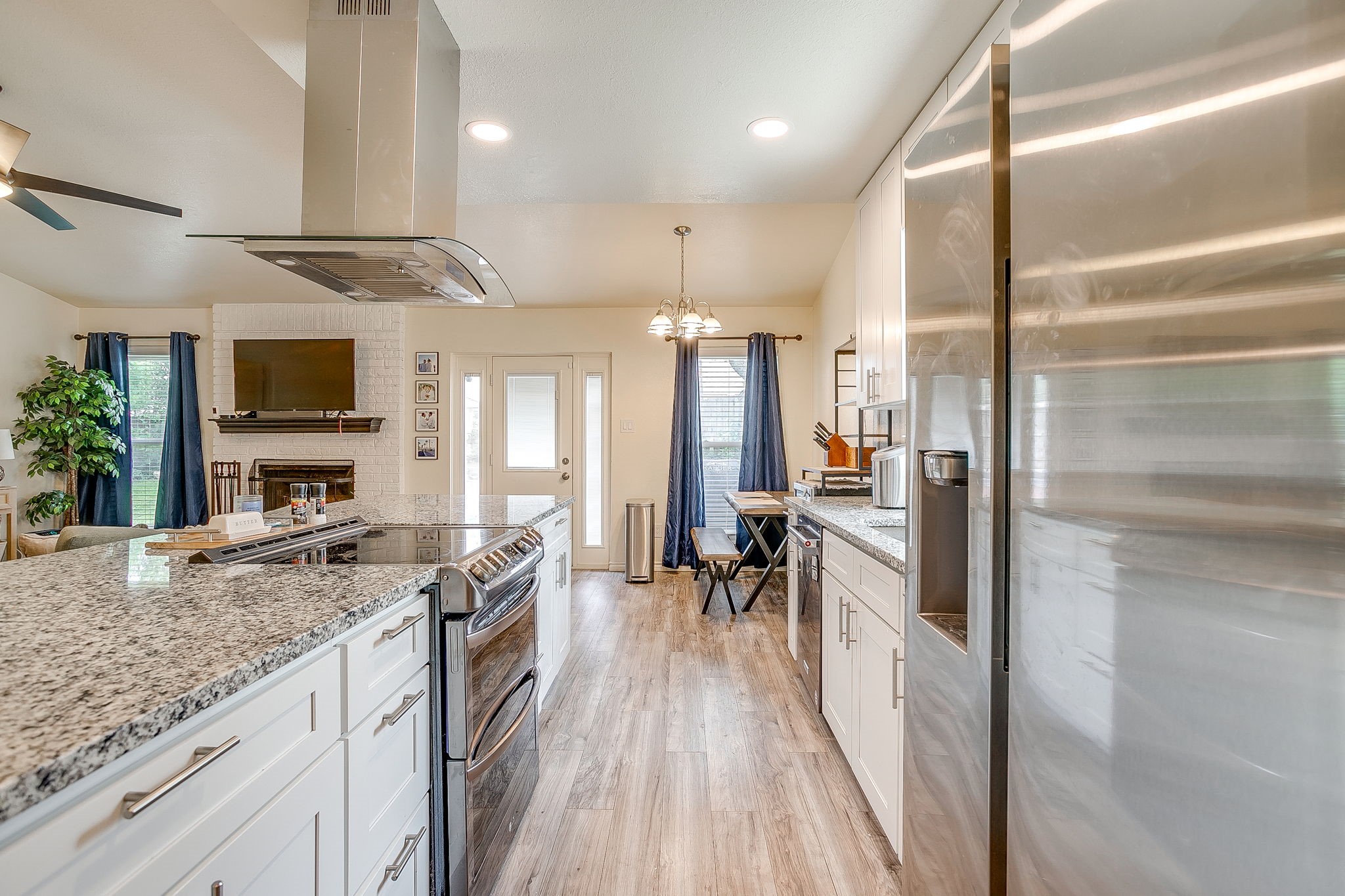2135 Reverchon Drive Arlington TX 76017