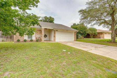 2135 Reverchon Drive Arlington TX 76017