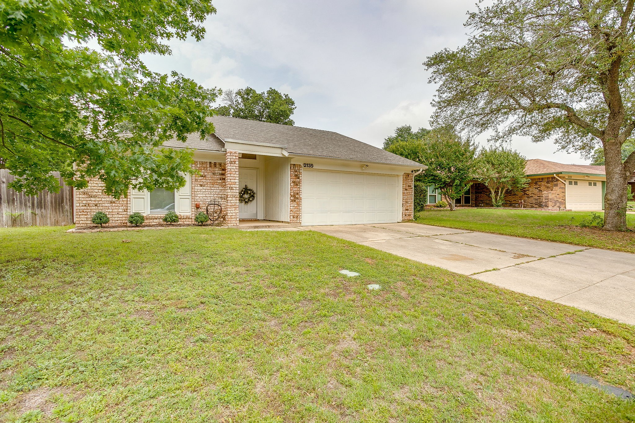 2135 Reverchon Drive Arlington TX 76017