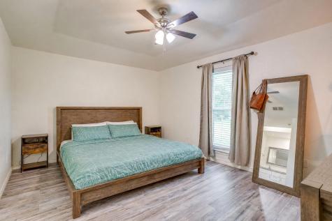 2135 Reverchon Drive Arlington TX 76017