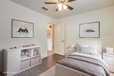 2135 Reverchon Drive Arlington TX 76017