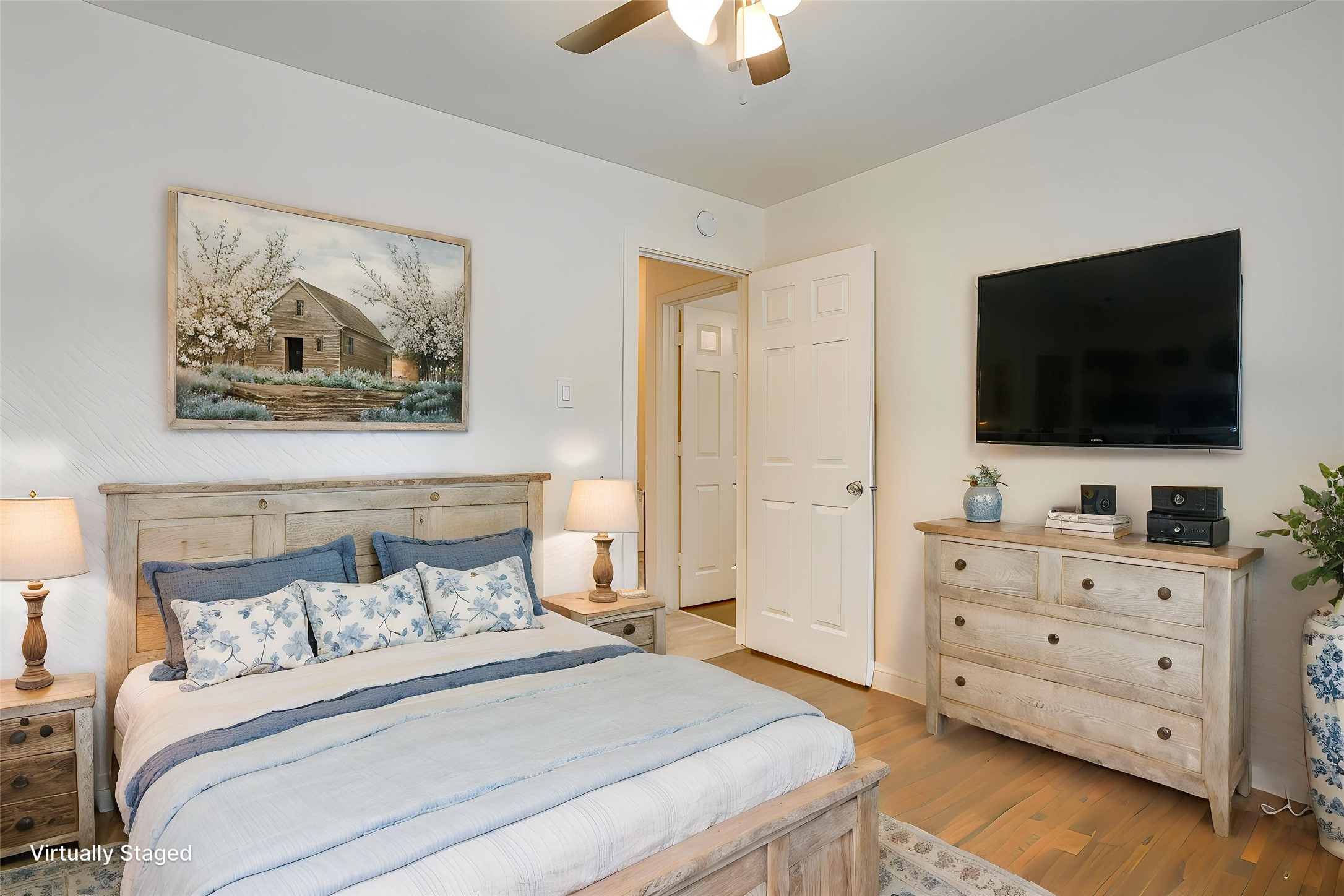 2135 Reverchon Drive Arlington TX 76017