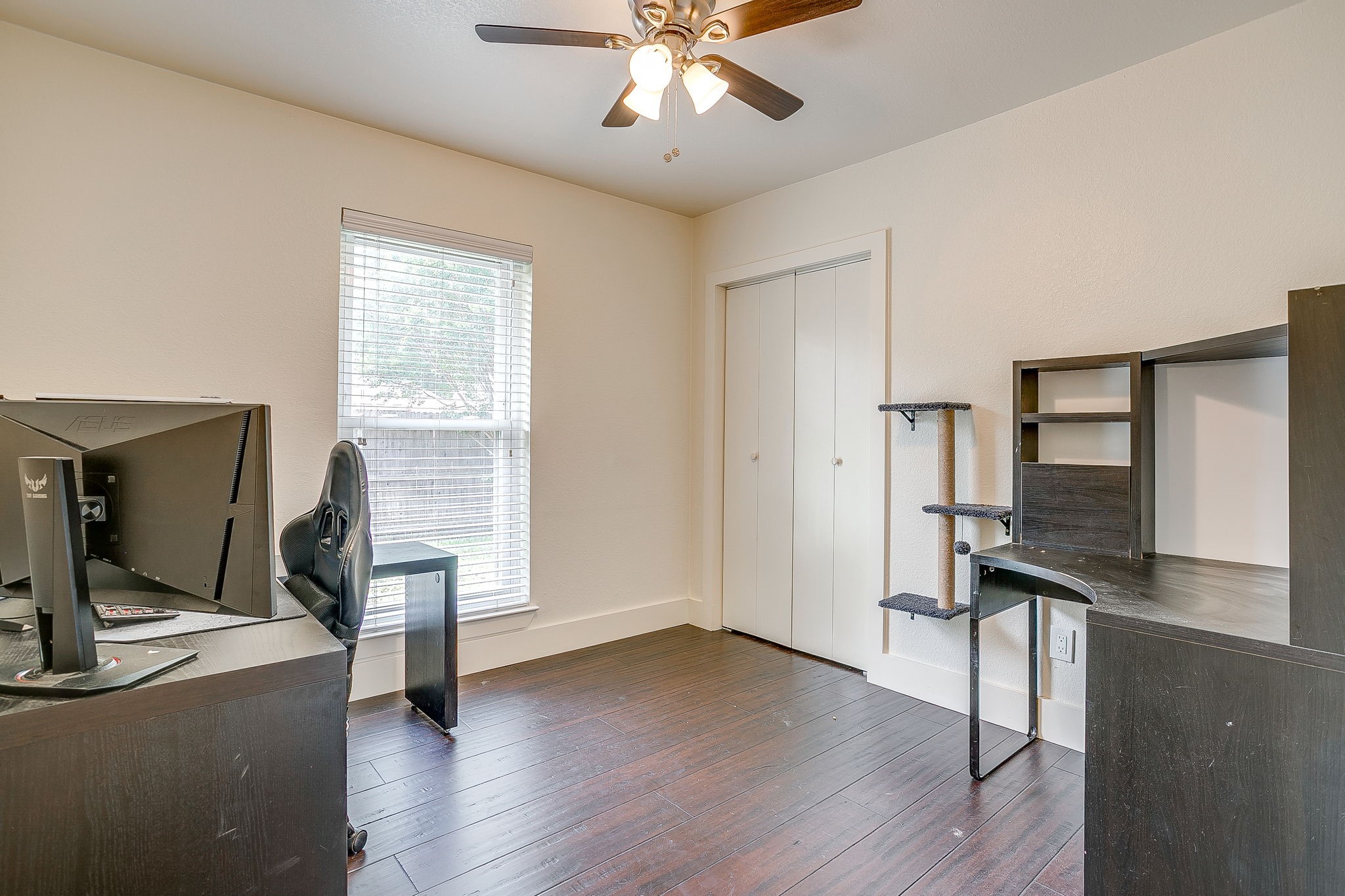 2135 Reverchon Drive Arlington TX 76017