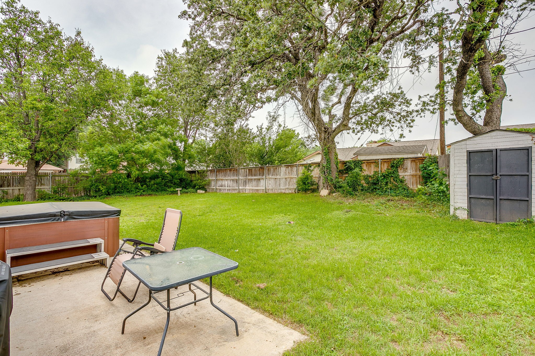 2135 Reverchon Drive Arlington TX 76017