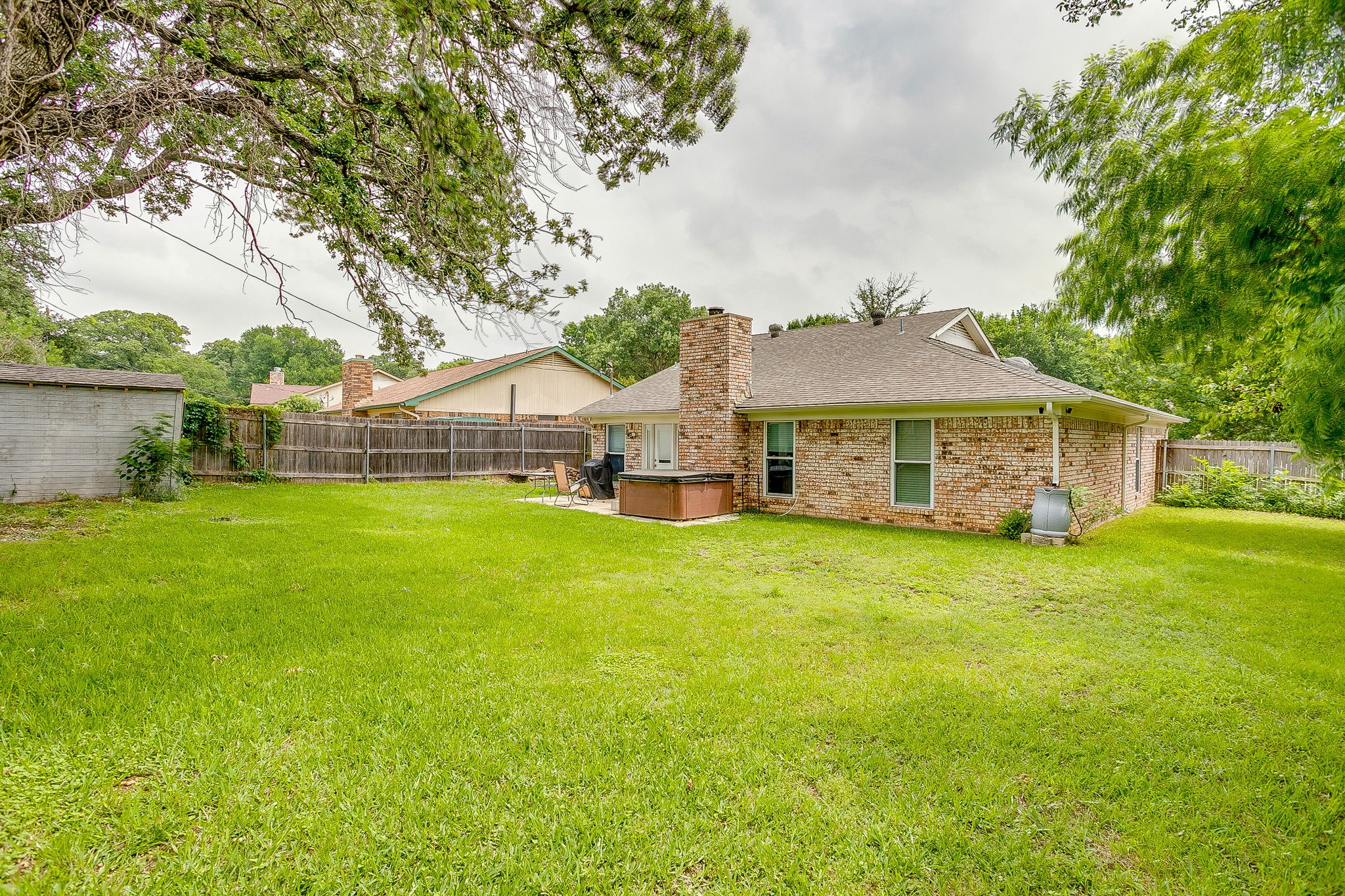 2135 Reverchon Drive Arlington TX 76017