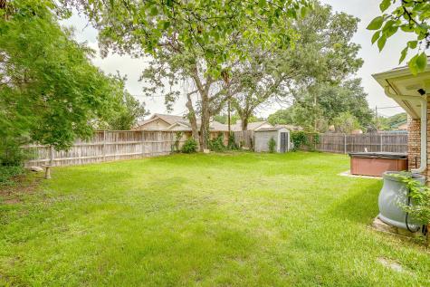 2135 Reverchon Drive Arlington TX 76017
