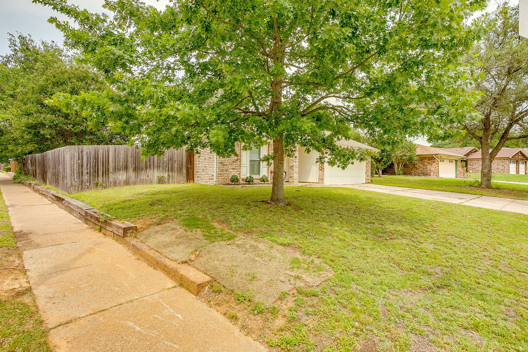 2135 Reverchon Drive Arlington TX 76017