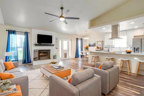 2135 Reverchon Drive Arlington TX 76017