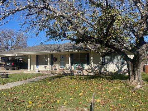 1307 W Avenue A Lampasas TX 76550