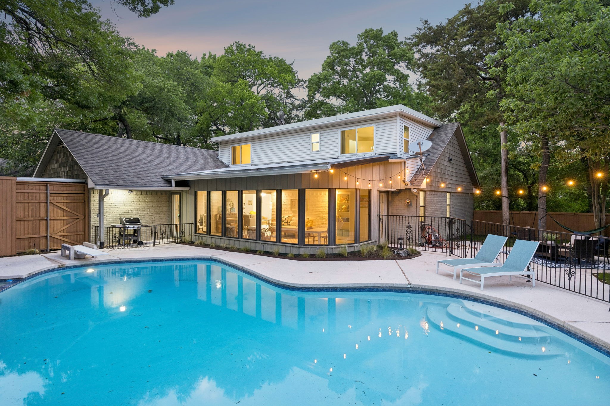 10572 Creekmere Drive Dallas TX 75218