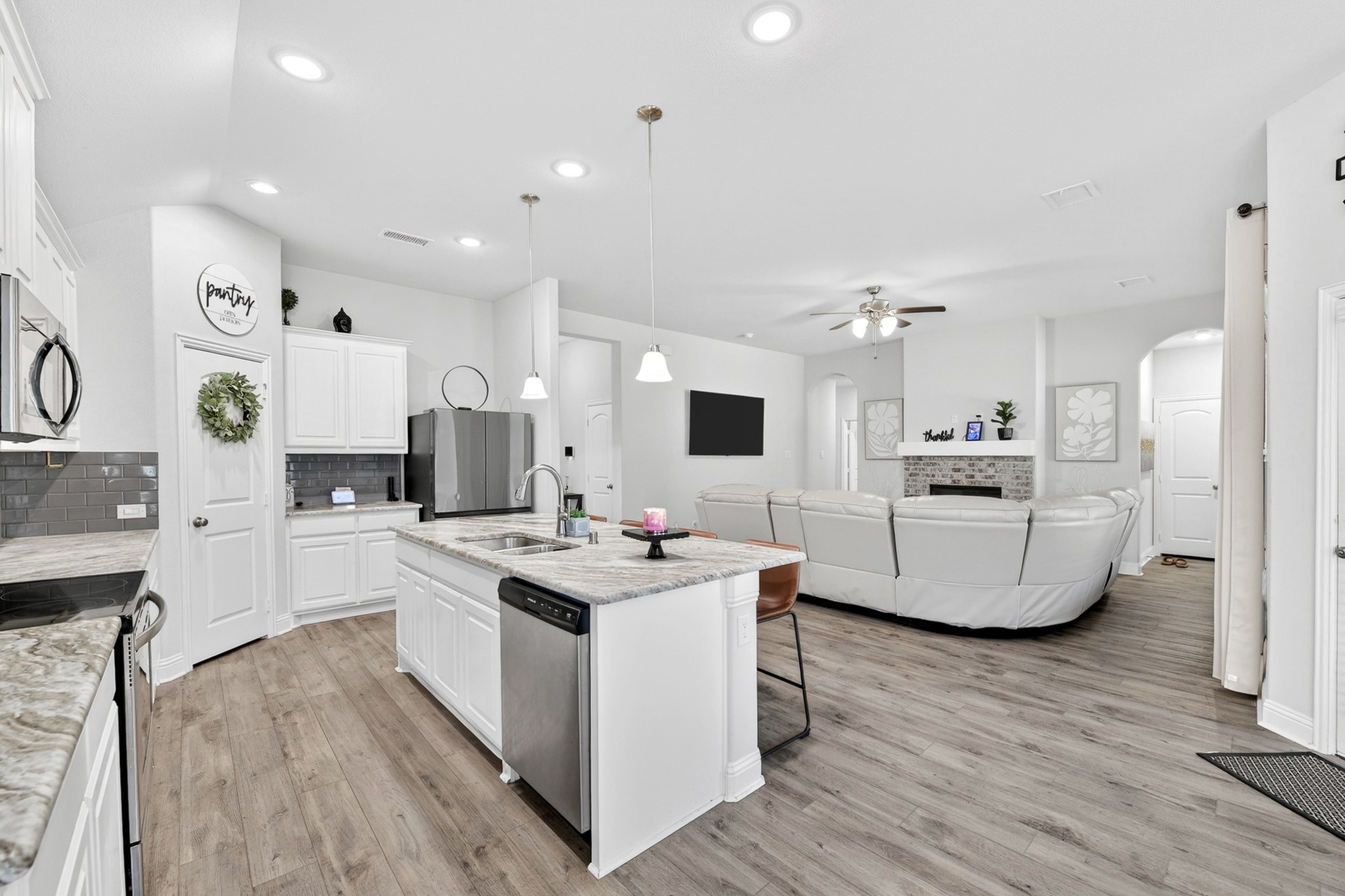 136 Gleeson Drive Red Oak TX 75154