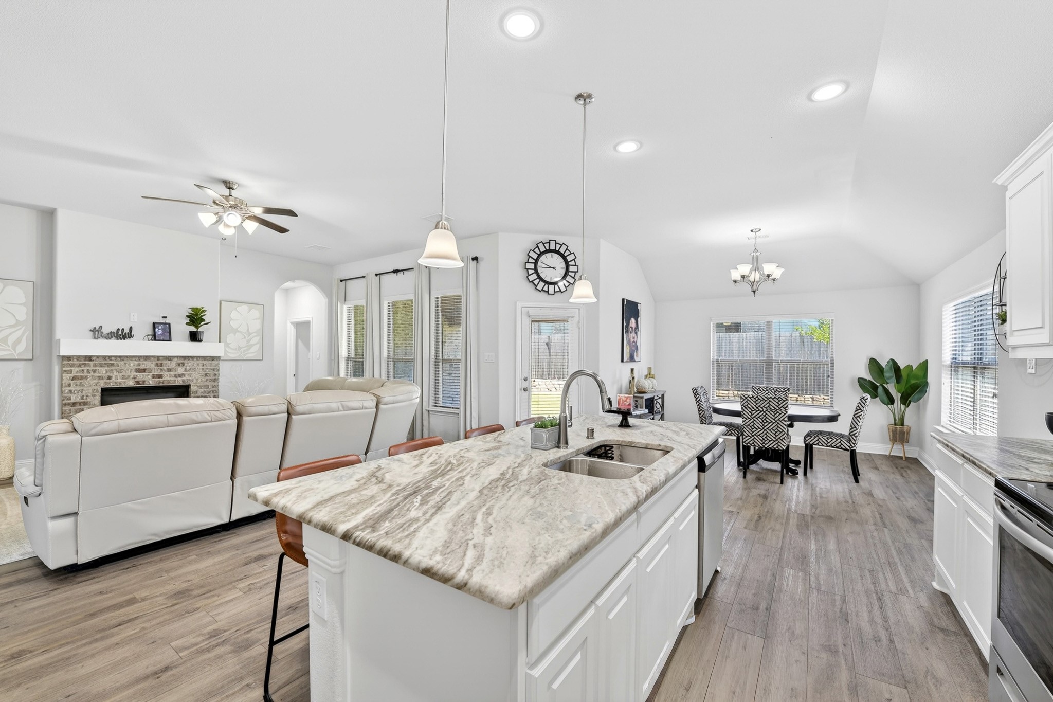 136 Gleeson Drive Red Oak TX 75154