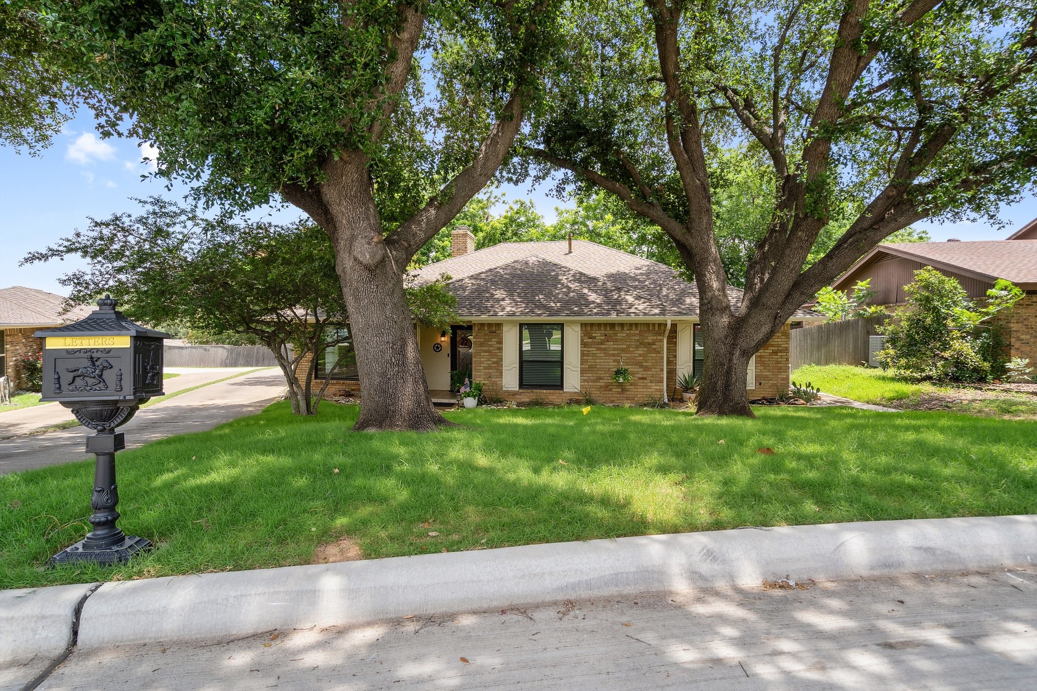 1710 Westcrest Court Grand Prairie TX 75050