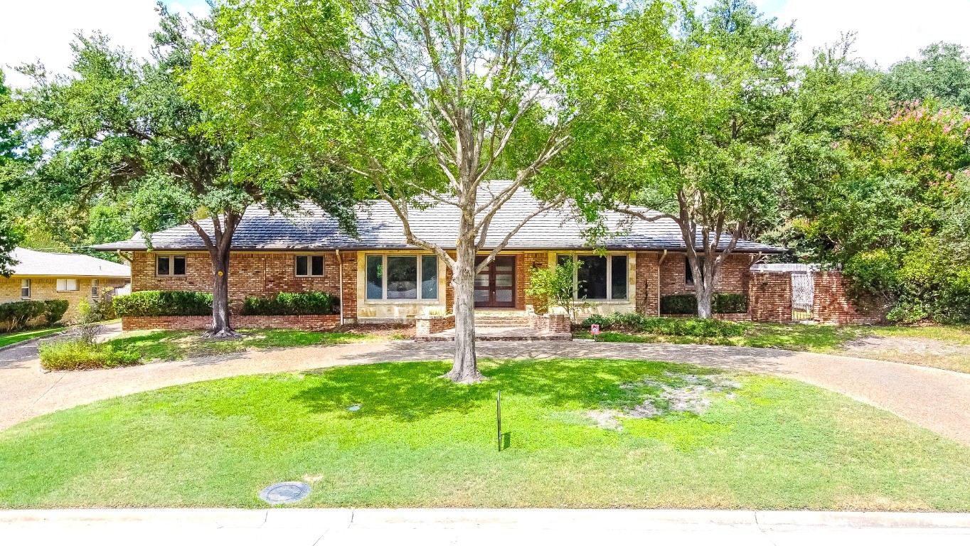 8247 San Leandro Drive Dallas TX 75218