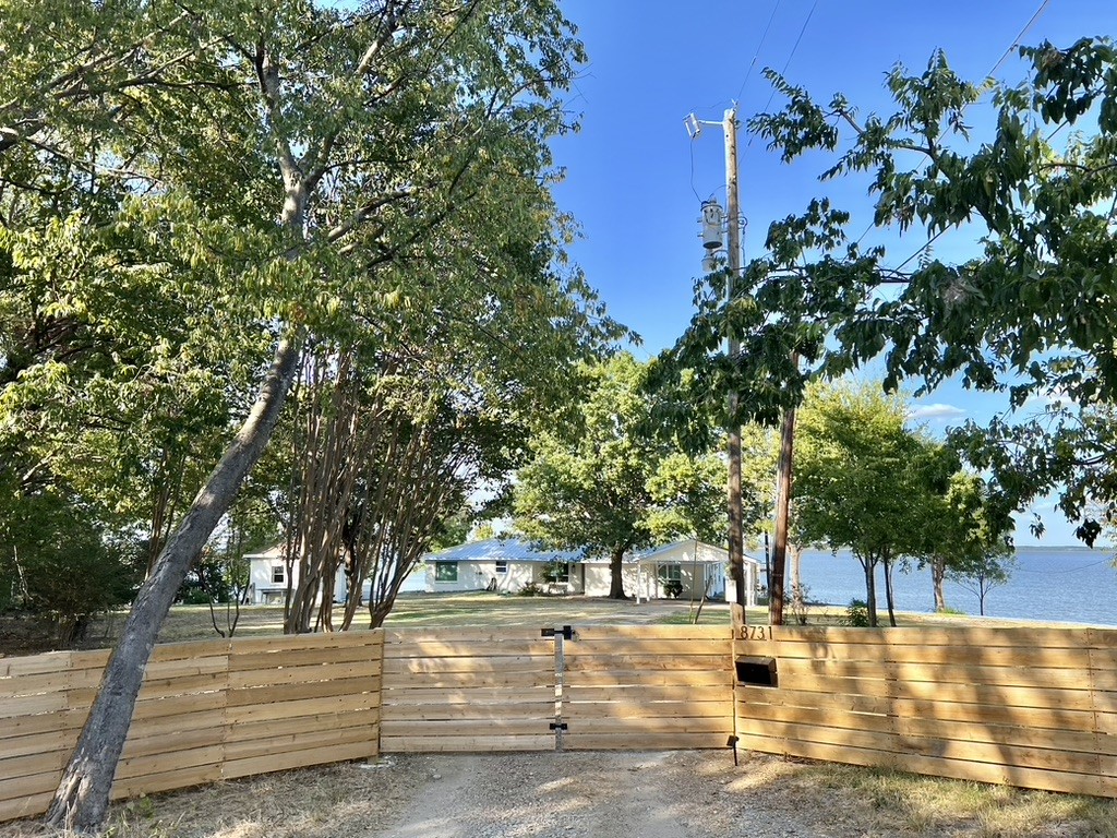 8731 Lakeshore Drive Kemp TX 75143