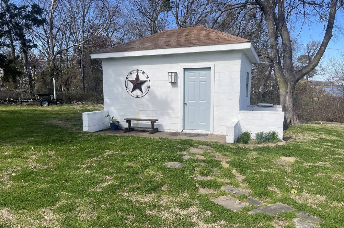 8731 Lakeshore Drive Kemp TX 75143