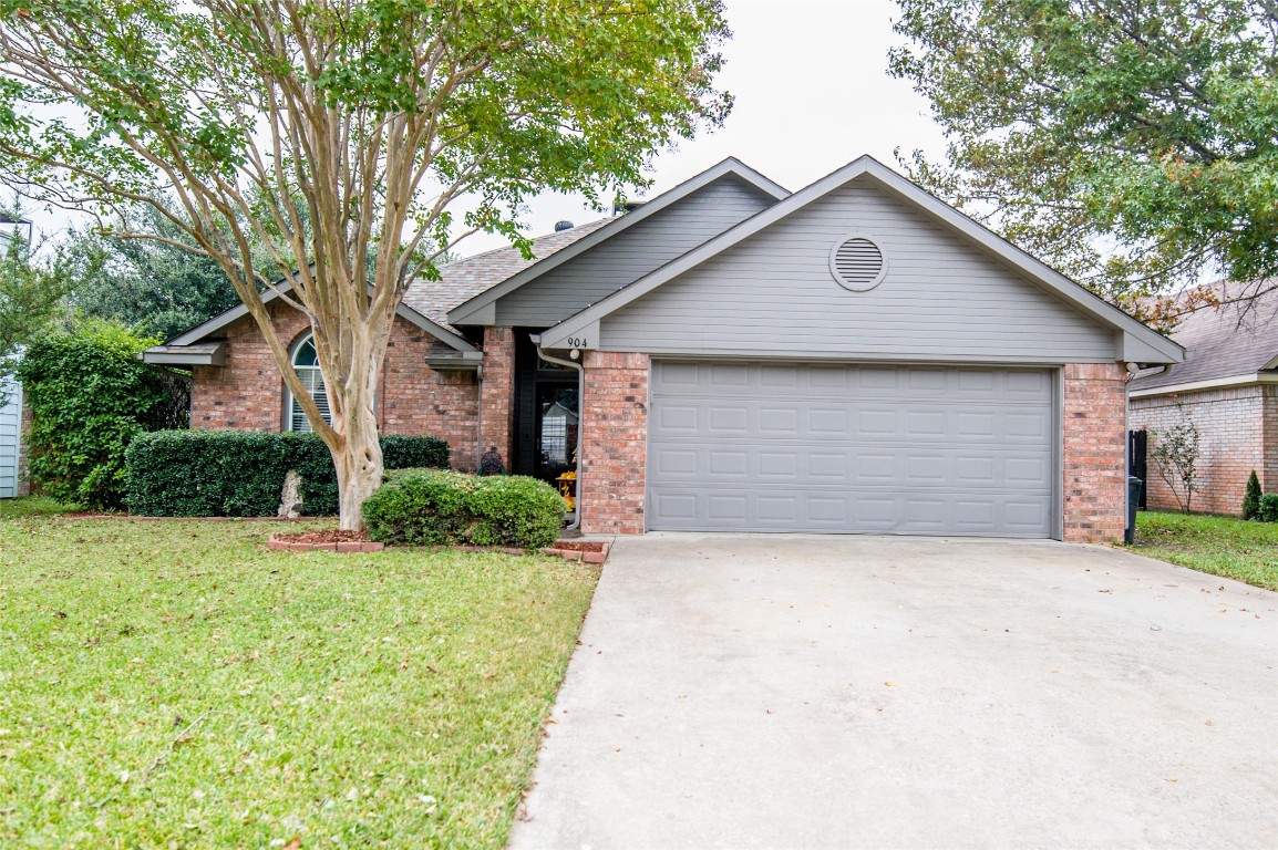904 Oak Drive Ennis TX 75119