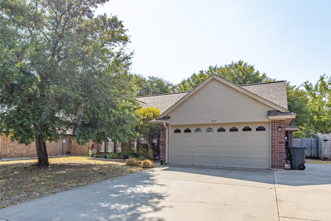 1517 Hayloft Lane Granbury TX 76048