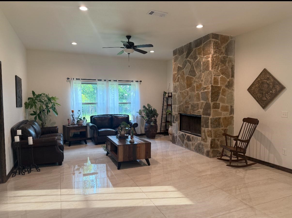 2219 Farm Road 275 N Cumby TX 75433