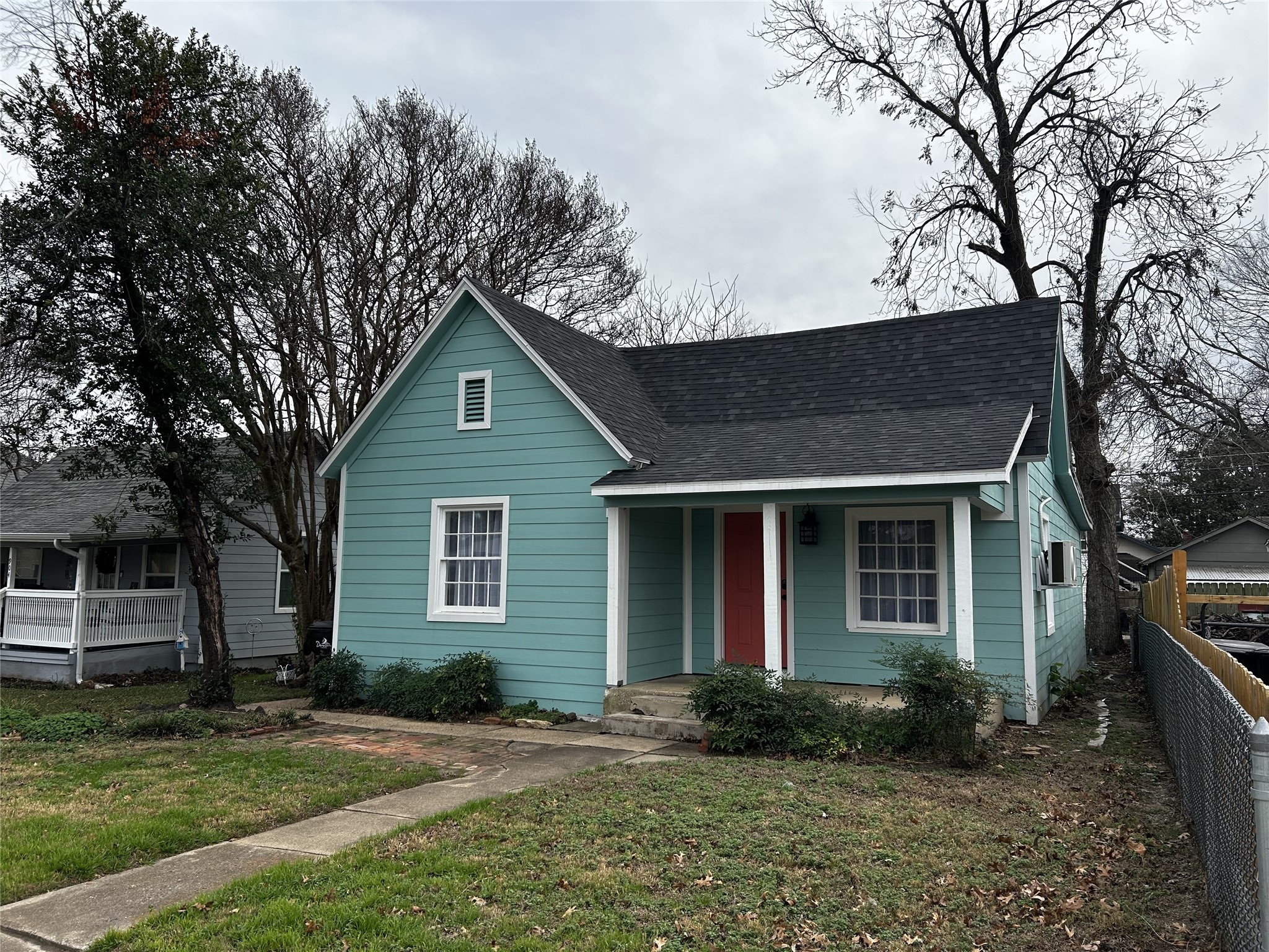 908 W Chestnut Street Denison TX 75020
