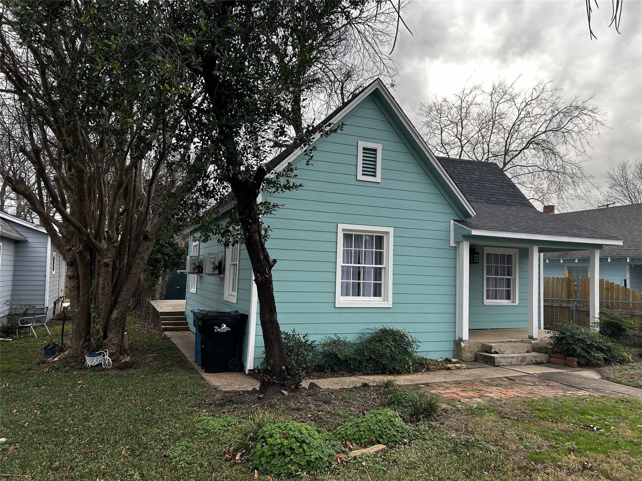 908 W Chestnut Street Denison TX 75020
