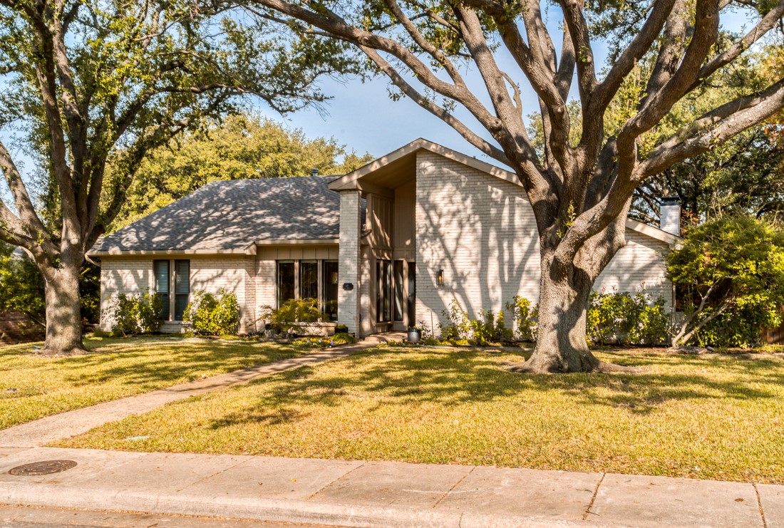 16916 Old Pond Drive Dallas TX 75248