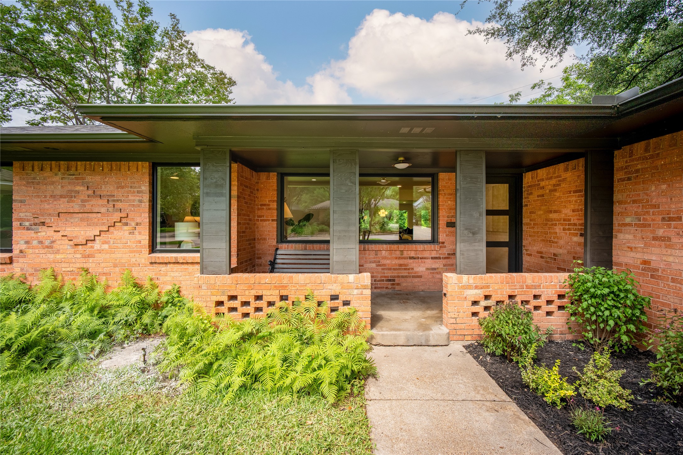 1618 Loree Dallas TX 75228