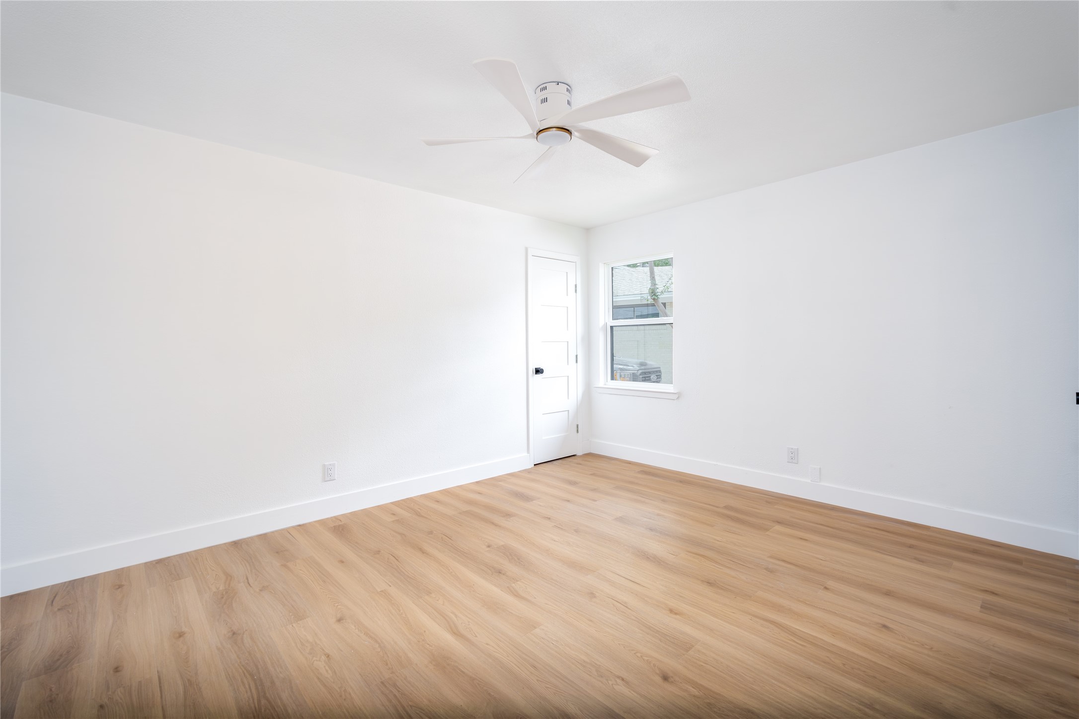 1618 Loree Dallas TX 75228