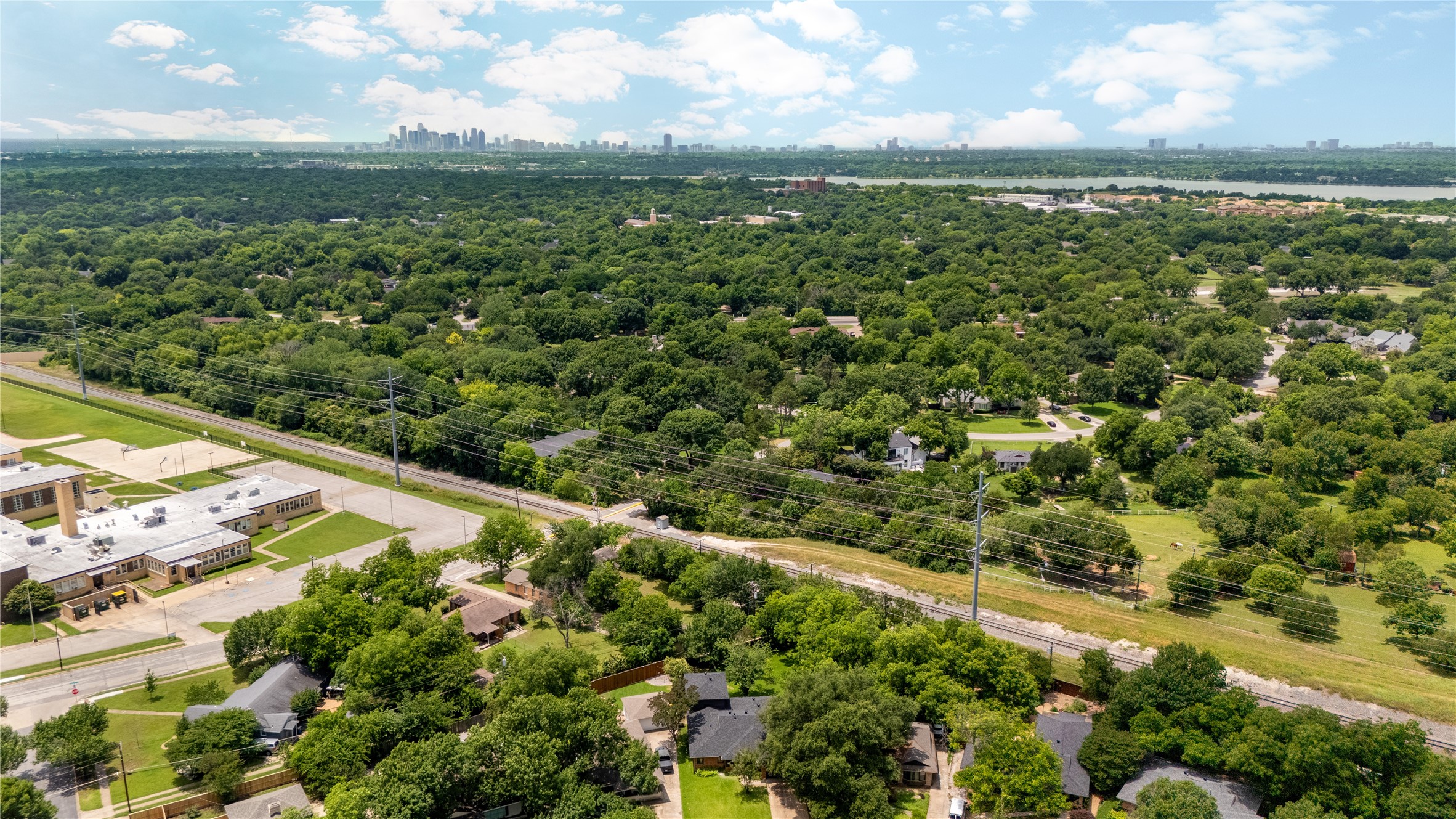 1618 Loree Dallas TX 75228