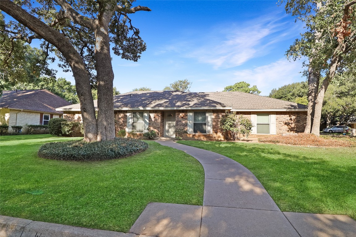 2700 English Chase Court Arlington TX 76016