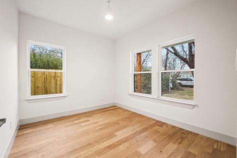 1931 Muncie Avenue Dallas TX 75212