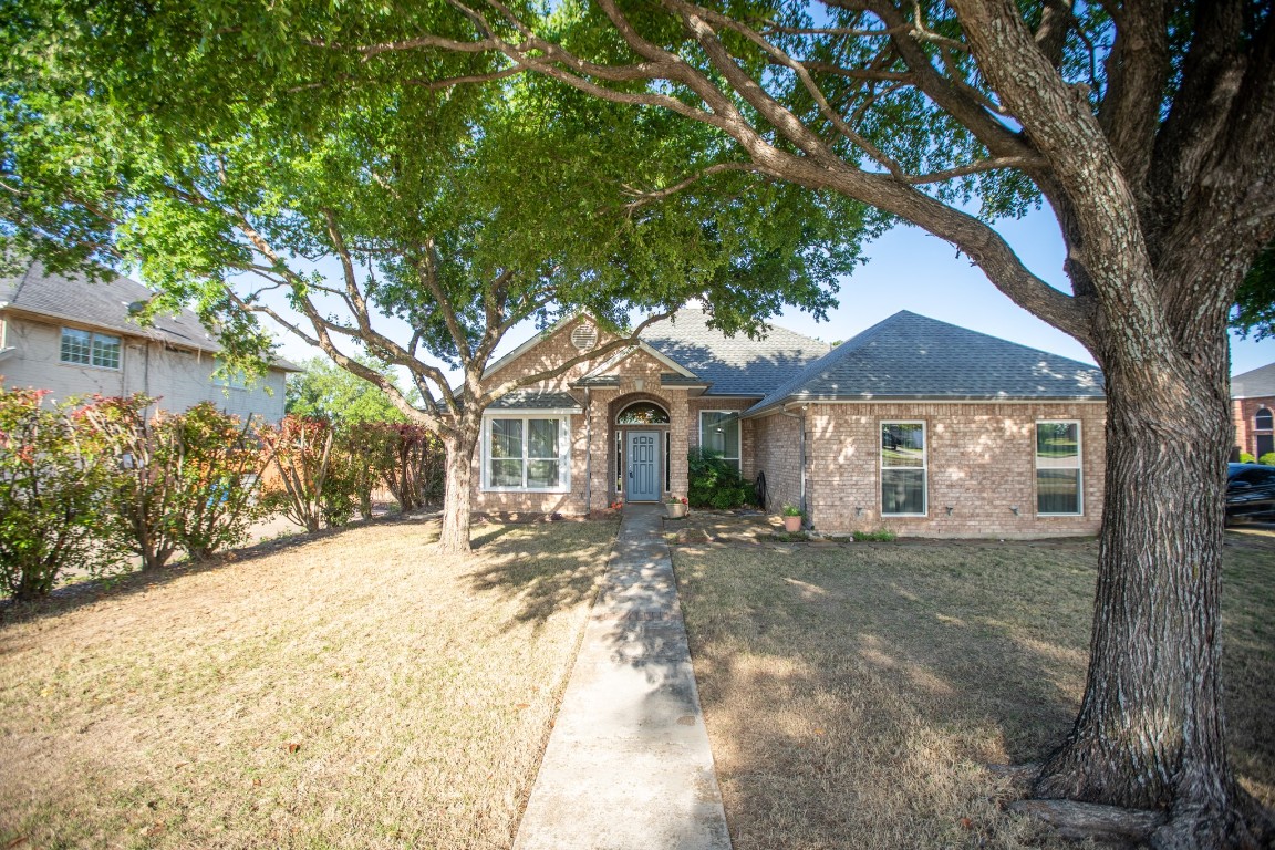 104 Clear Creek Drive Red Oak TX 75154