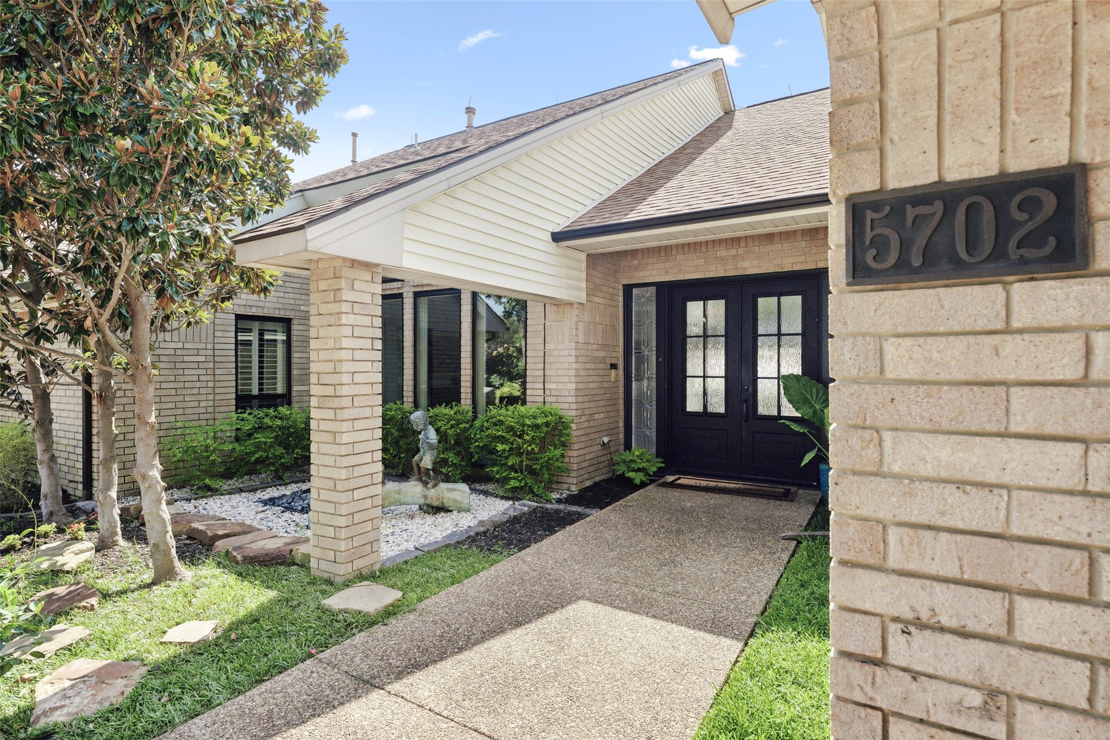 5702 Glen Heather Drive Dallas TX 75252