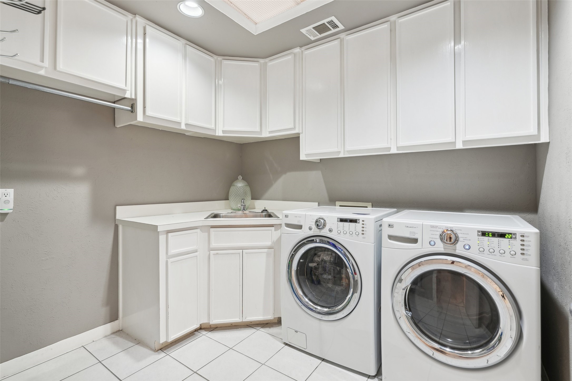 5702 Glen Heather Drive Dallas TX 75252