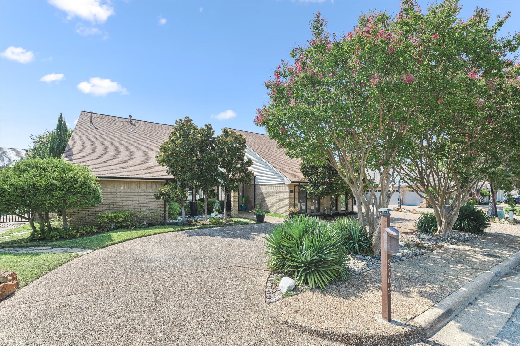 5702 Glen Heather Drive Dallas TX 75252