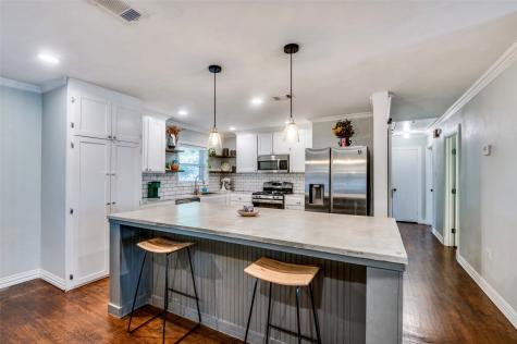109 Oram Street Arlington TX 76010