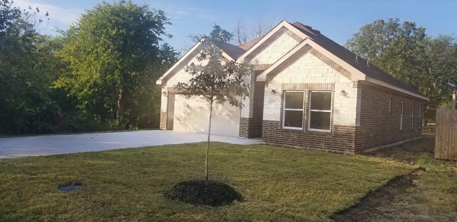 1007 S Dallas Street Ennis TX 75119