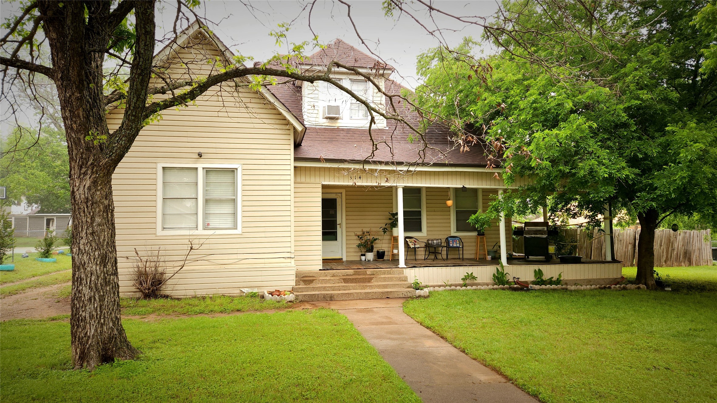 314 W Heard Street Cleburne TX 76033