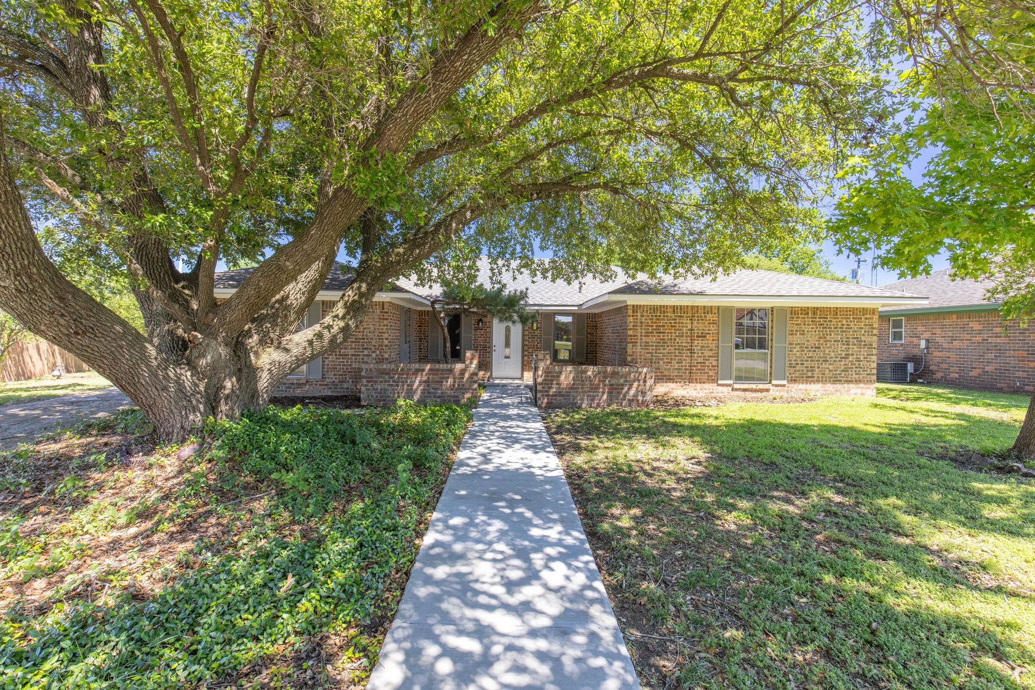 5505 Greenbriar Street Greenville TX 75402