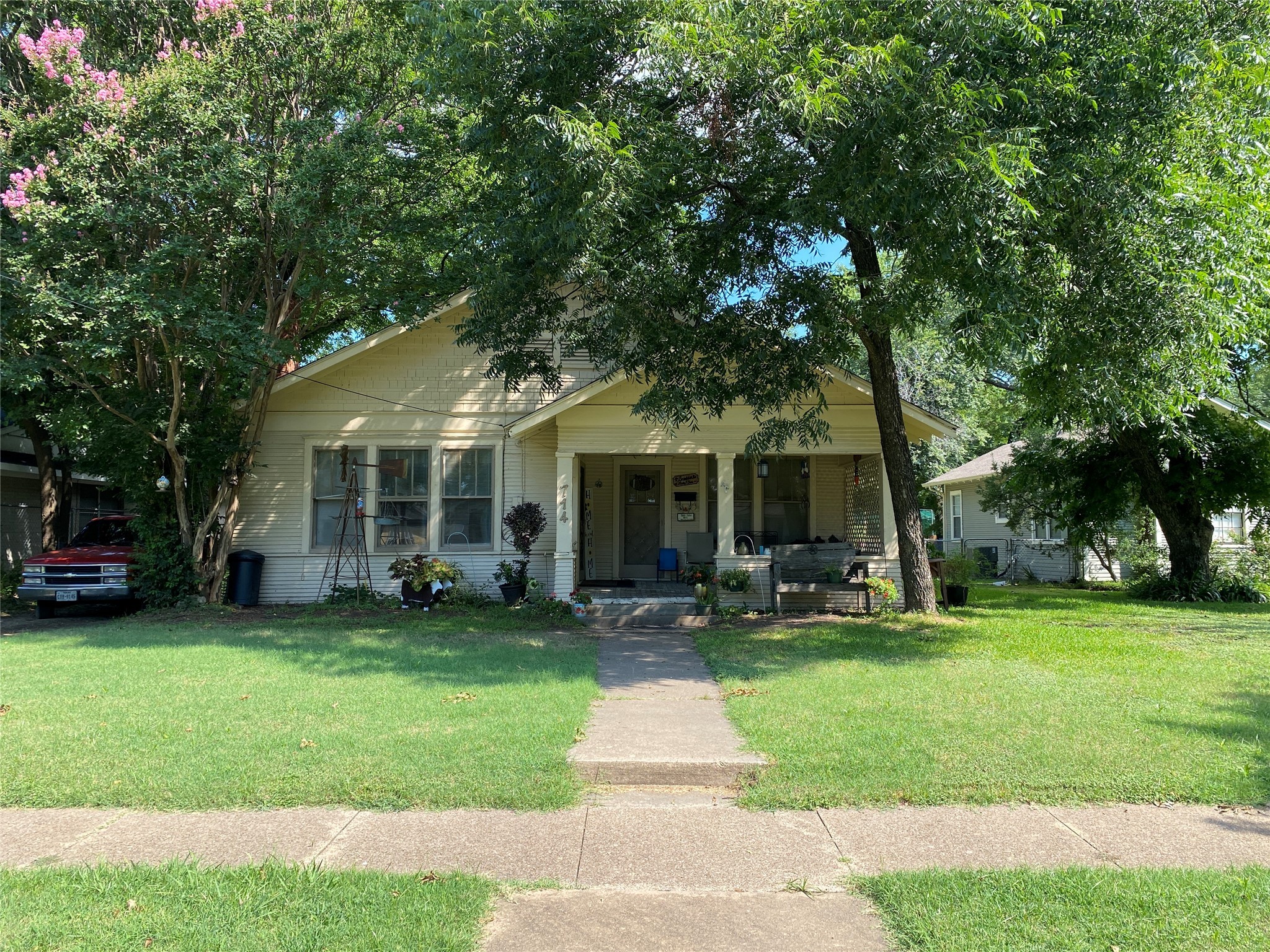 714 W Knox Street Ennis TX 75119