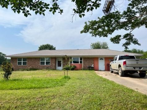 1025 County Road 15170 Blossom TX 75416