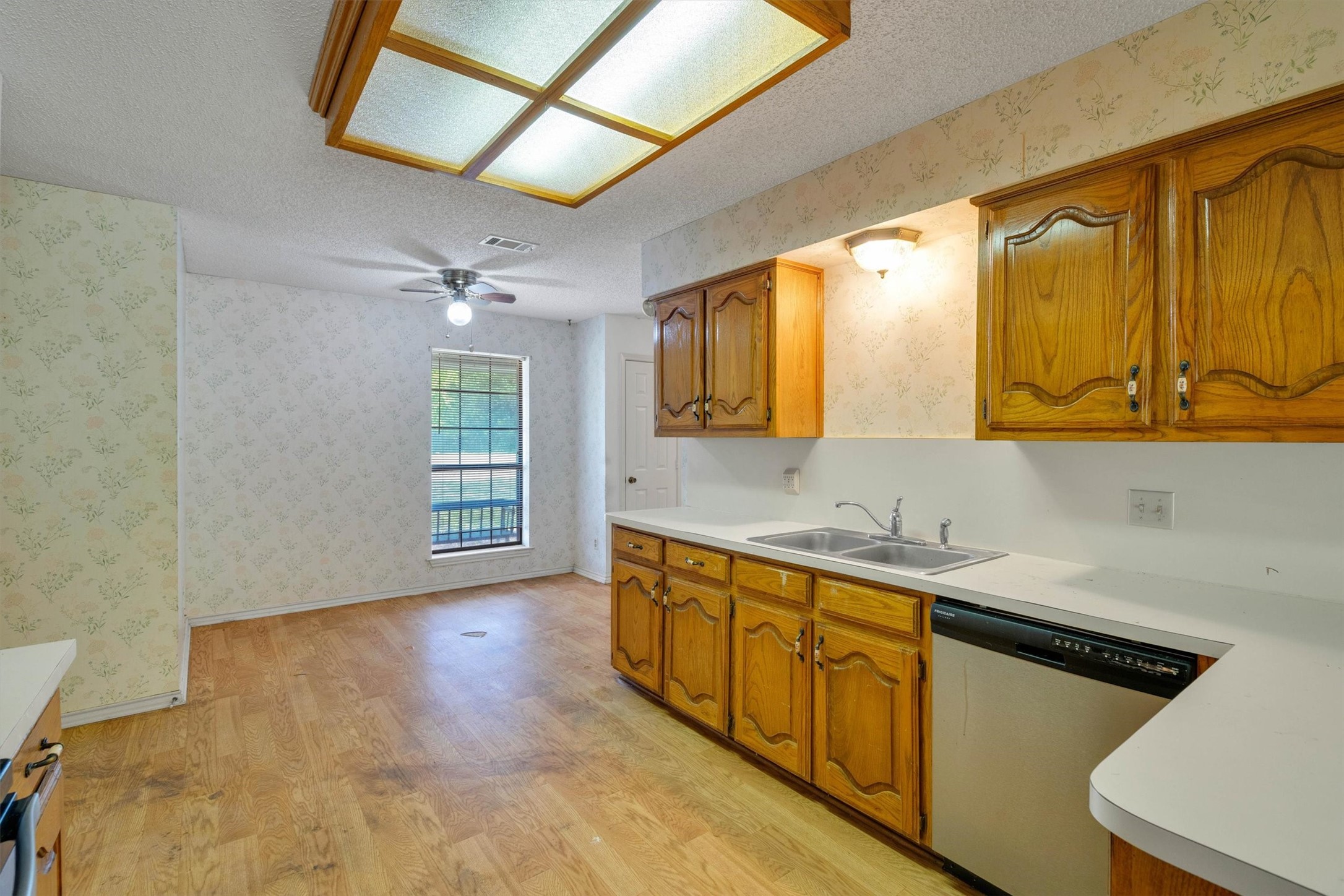1309 Dixie Lane Waxahachie TX 75165