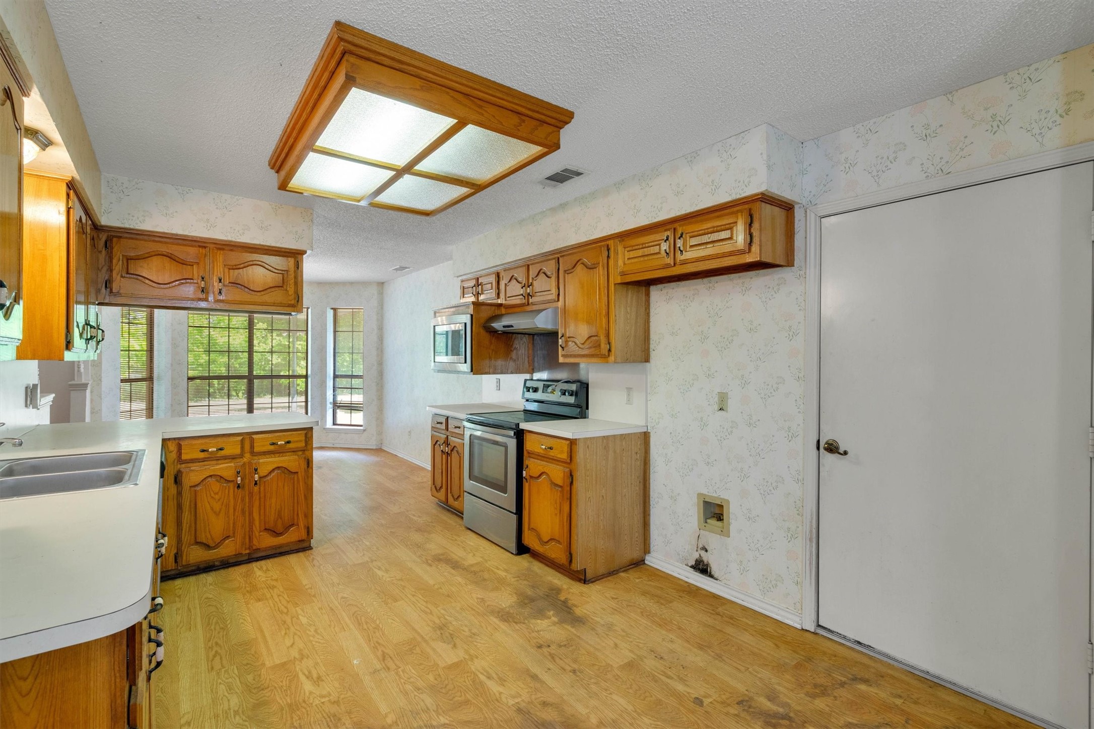 1309 Dixie Lane Waxahachie TX 75165