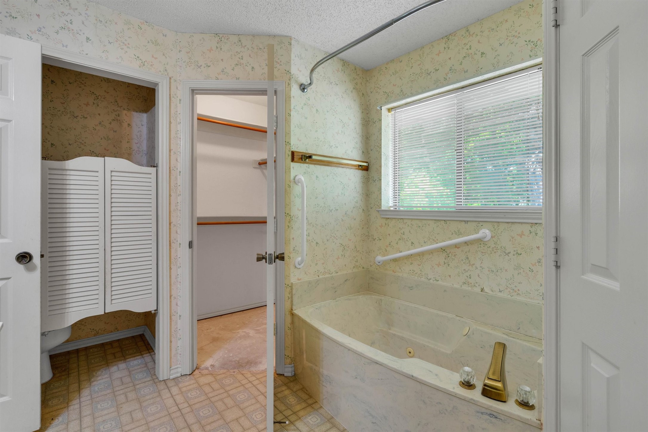 1309 Dixie Lane Waxahachie TX 75165