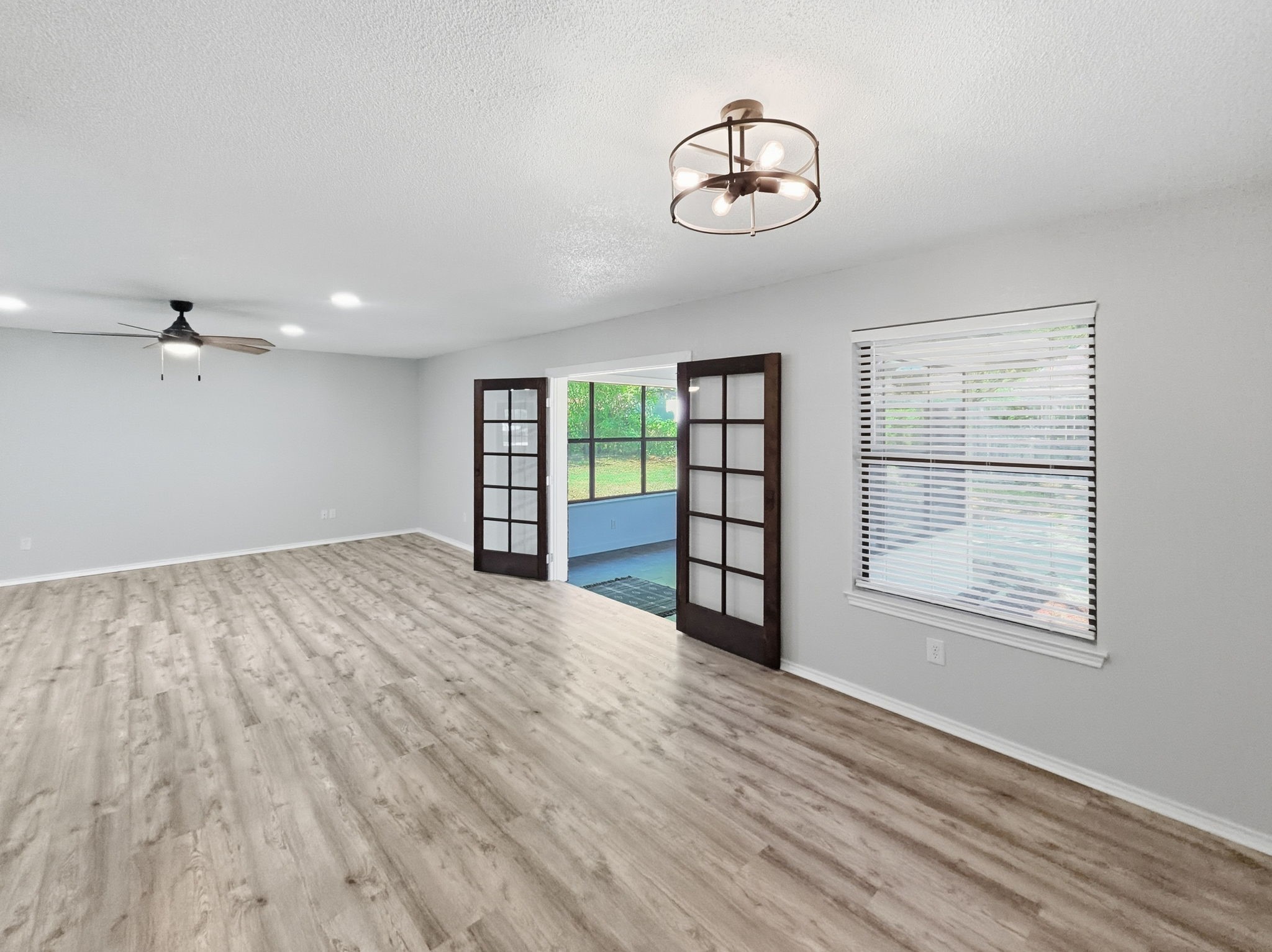 1103 Holiday Court Granbury TX 76048