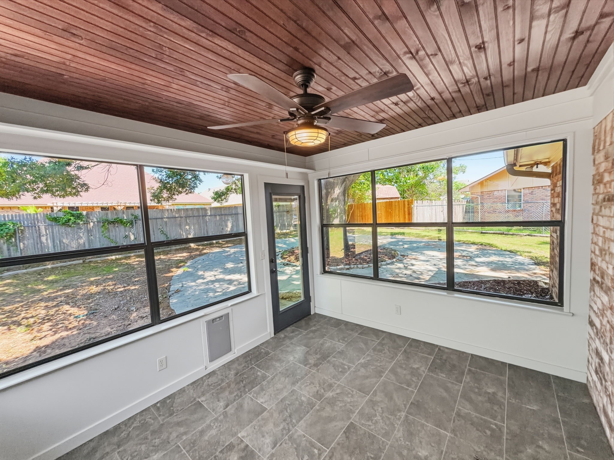 1103 Holiday Court Granbury TX 76048