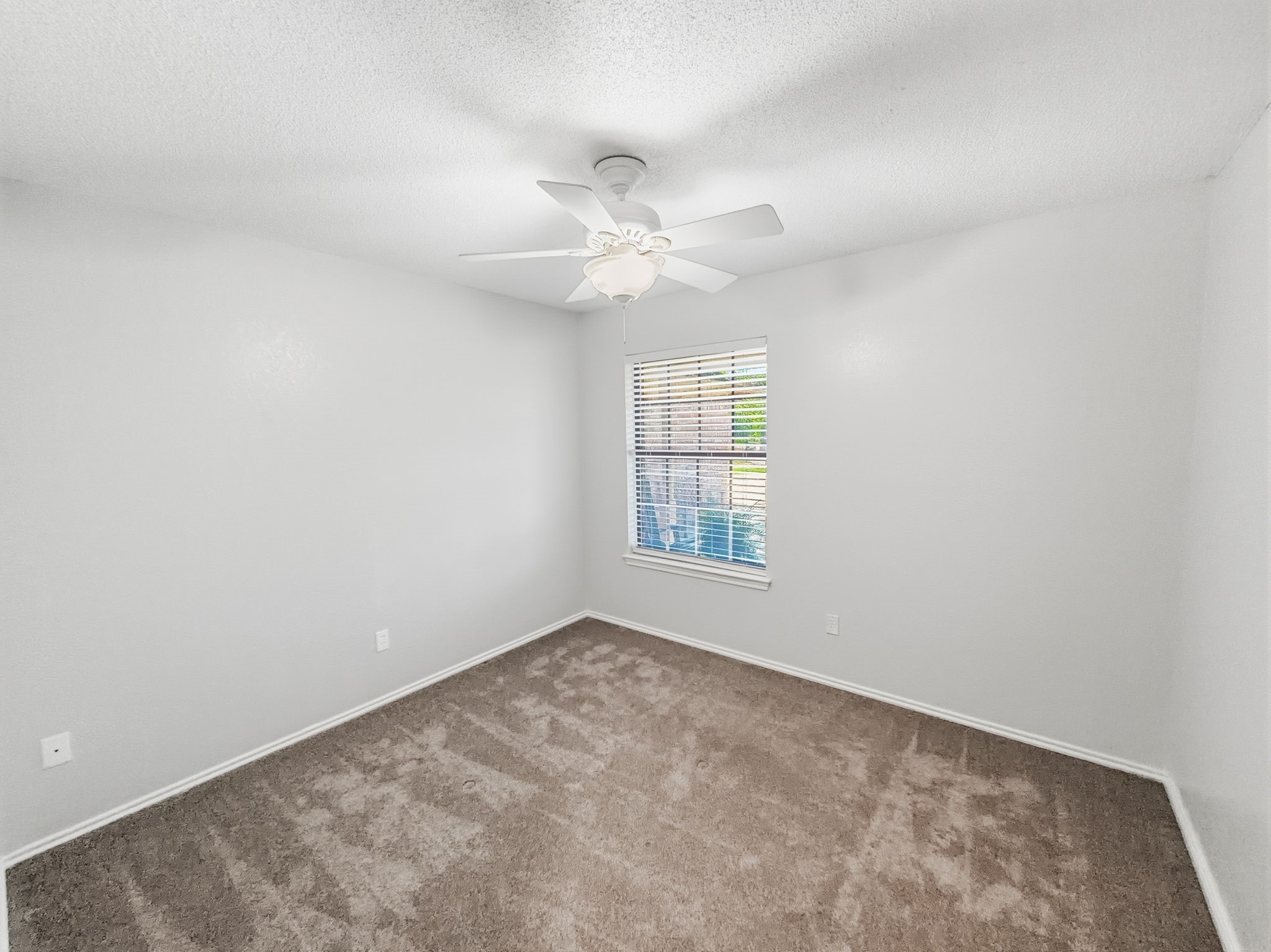 1103 Holiday Court Granbury TX 76048