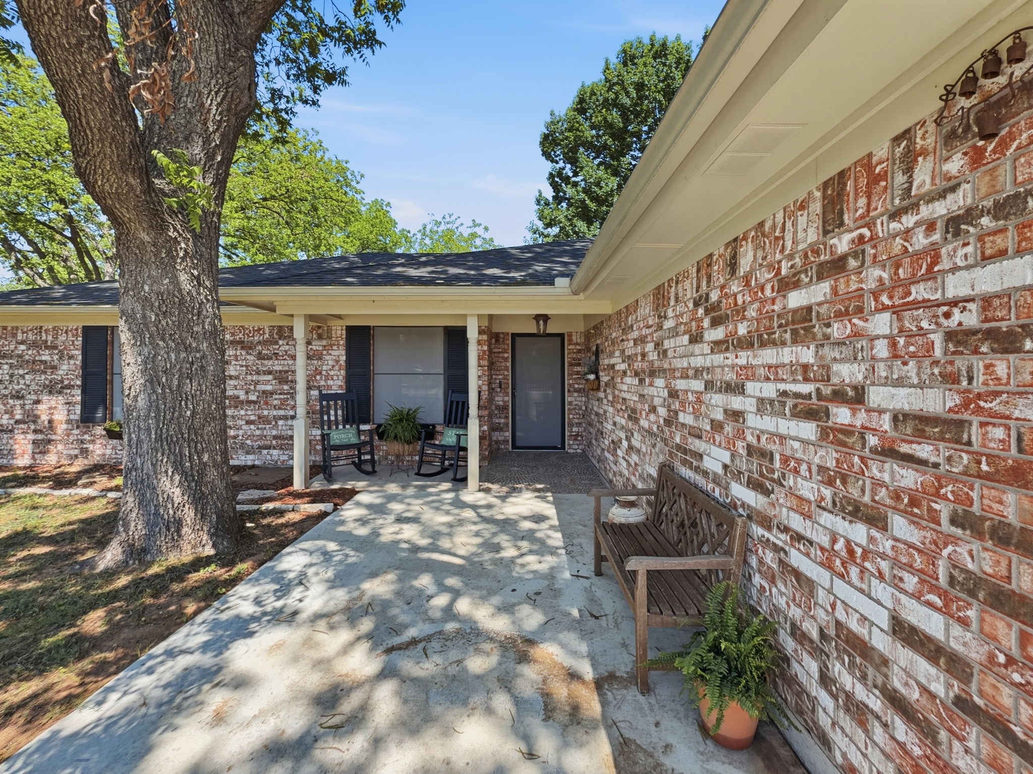 1103 Holiday Court Granbury TX 76048
